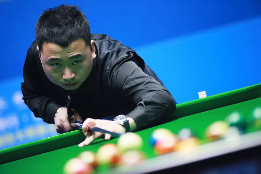 的身影贯穿 的身影贯穿